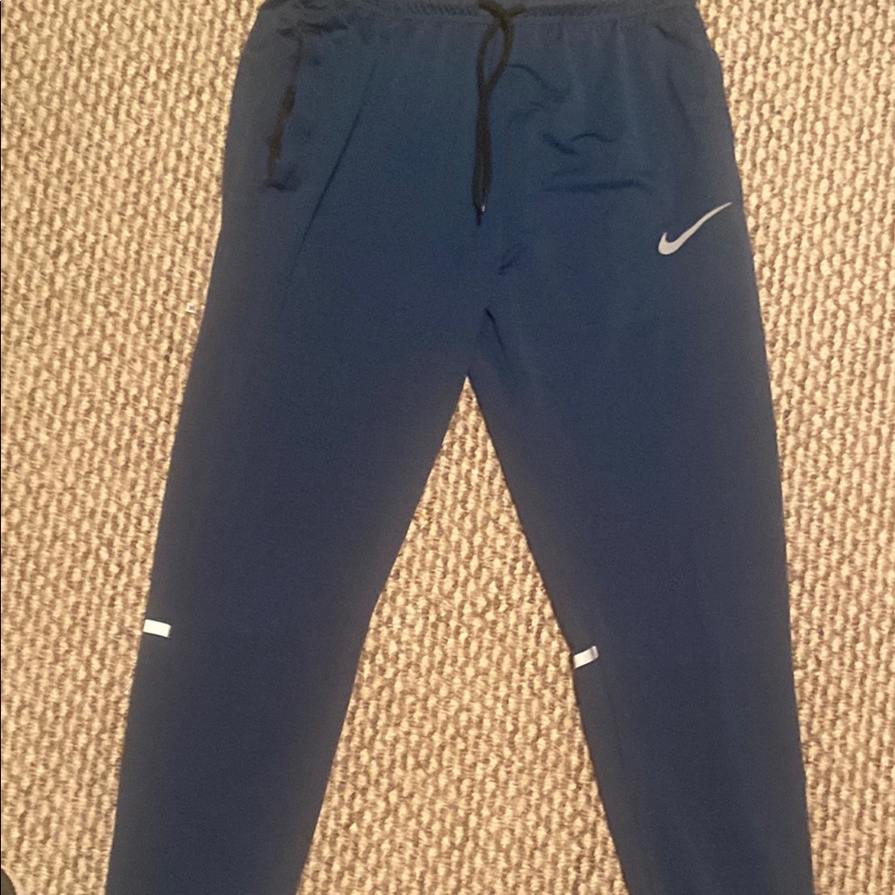 Nike joggers 
L